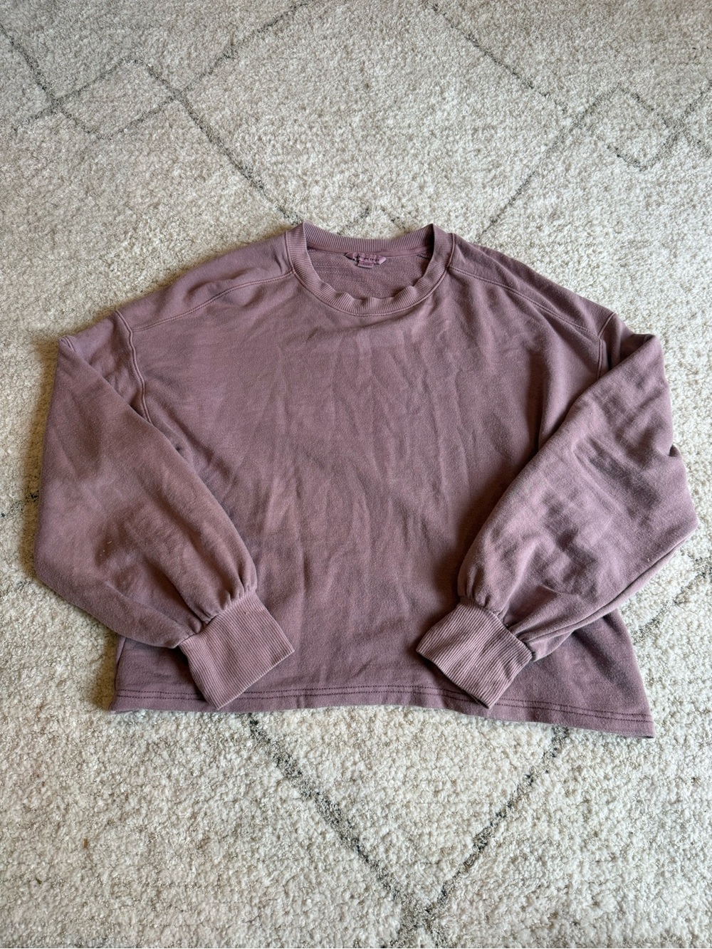 American Eagle Outfitters Cropped Crewneck Sweater in Dusty Mauve